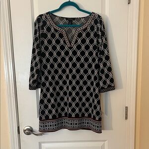 White House Black Market Black and White Geometric Tunic